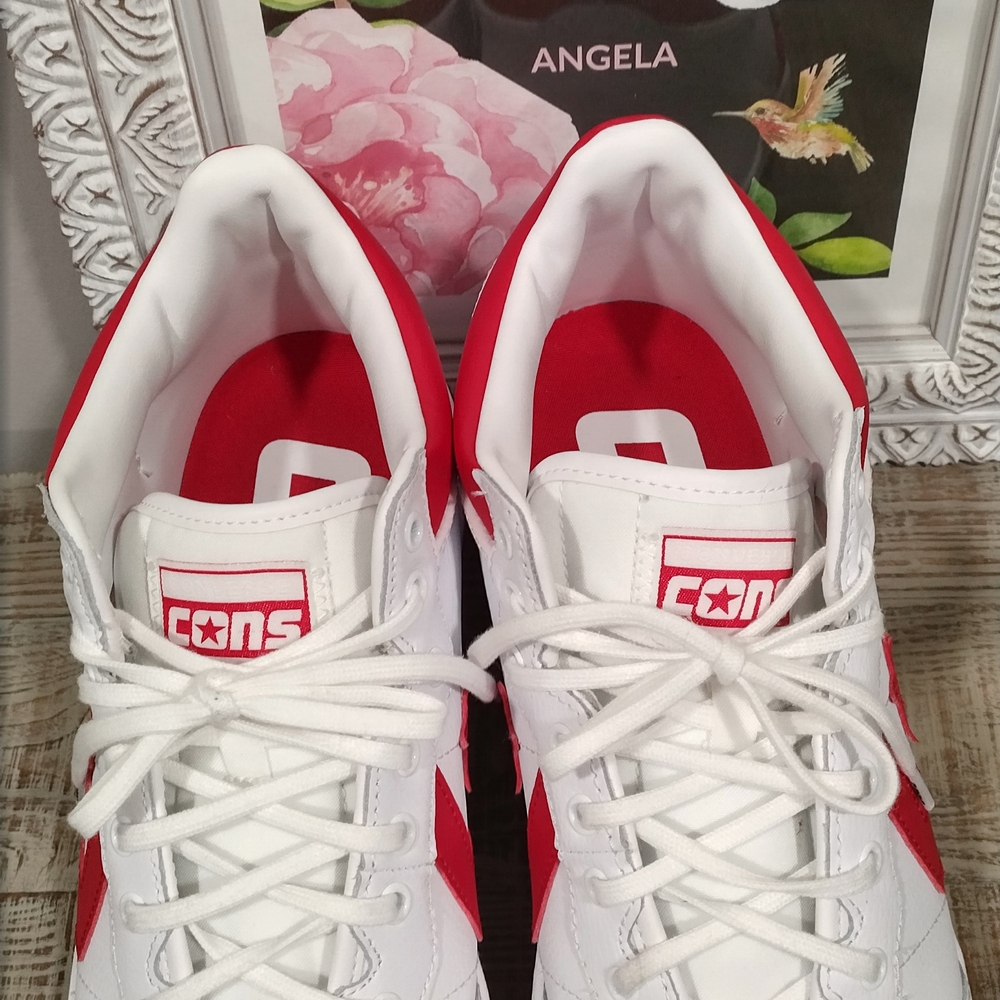 Converse Unisex Cons White and Red Star Sneakers - Picture 9 of 15